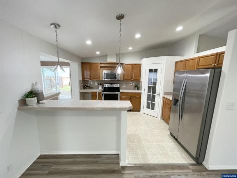4455 Blueberry (-4445) Lane NE Salem OR 97305