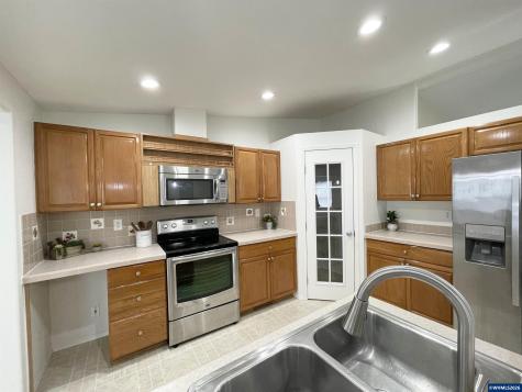 4455 Blueberry (-4445) Lane NE Salem OR 97305