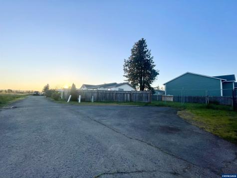 4455 Blueberry (-4445) Lane NE Salem OR 97305