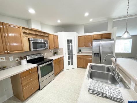 4455 Blueberry (-4445) Lane NE Salem OR 97305