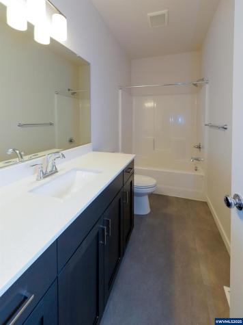 3857-3861 Village Center Drive SE Salem OR 97302