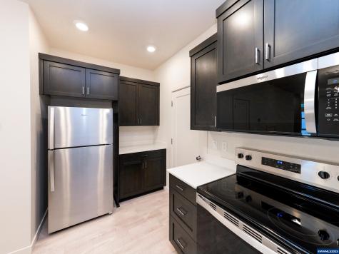 3857-3861 Village Center Drive SE Salem OR 97302