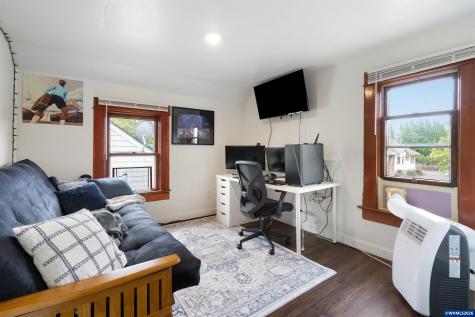 719 SW 4th Street Corvallis OR 97333