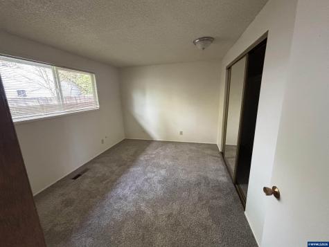 4196 47th Avenue NE Salem OR 97305