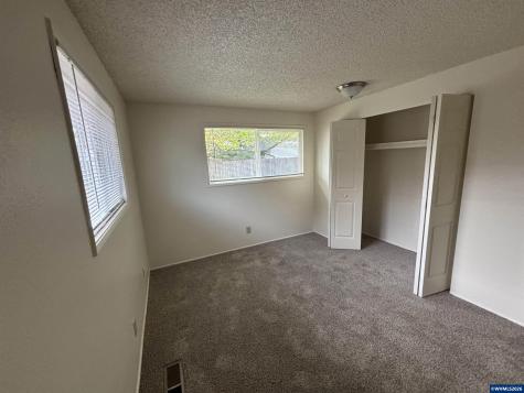4196 47th Avenue NE Salem OR 97305