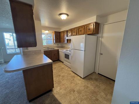 4196 47th Avenue NE Salem OR 97305