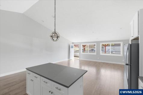 300 NW Santiam Bl Mill City OR 97360