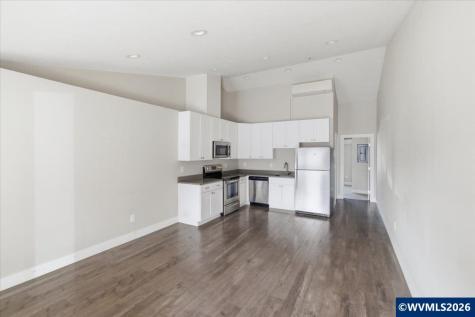 300 NW Santiam Bl Mill City OR 97360