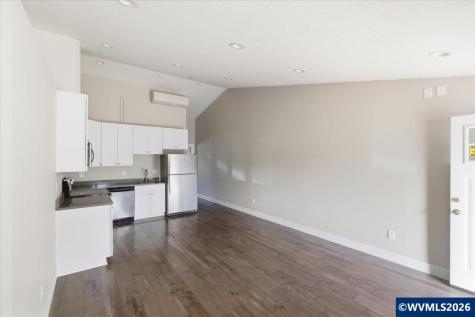 300 NW Santiam Bl Mill City OR 97360