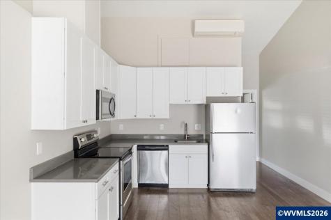 300 NW Santiam Bl Mill City OR 97360