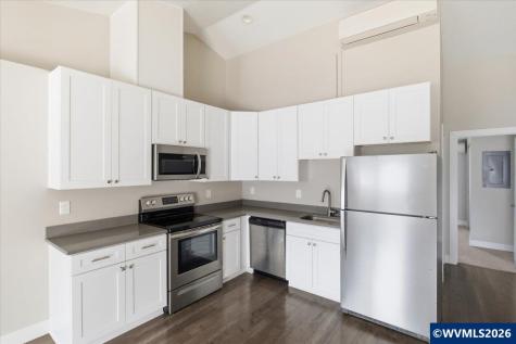 300 NW Santiam Bl Mill City OR 97360