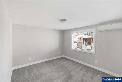 300 NW Santiam Bl Mill City OR 97360