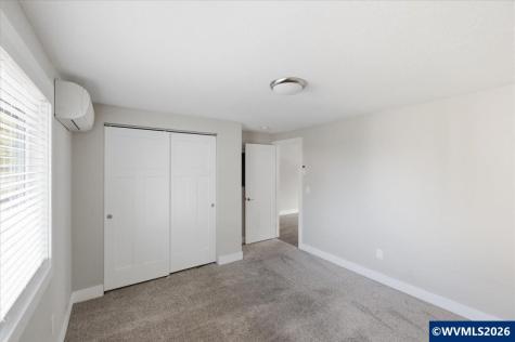300 NW Santiam Bl Mill City OR 97360