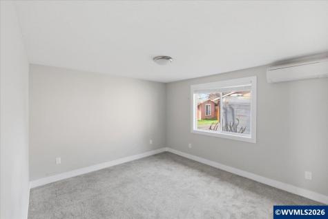 300 NW Santiam Bl Mill City OR 97360