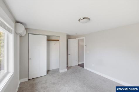 300 NW Santiam Bl Mill City OR 97360