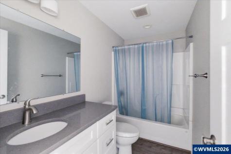 300 NW Santiam Bl Mill City OR 97360