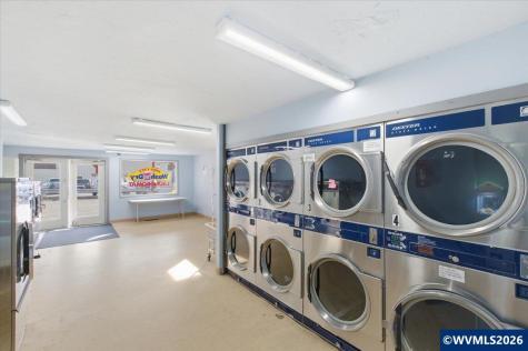 300 NW Santiam Bl Mill City OR 97360