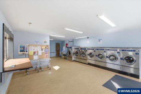 300 NW Santiam Bl Mill City OR 97360