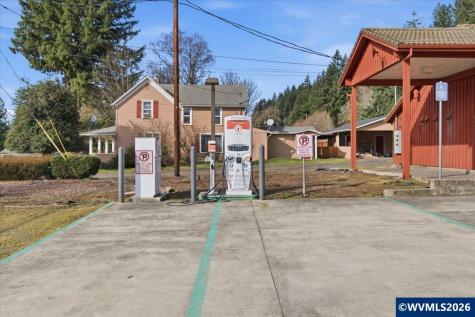300 NW Santiam Bl Mill City OR 97360