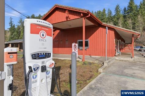 300 NW Santiam Bl Mill City OR 97360