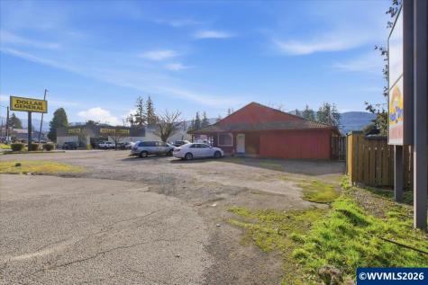 300 NW Santiam Bl Mill City OR 97360