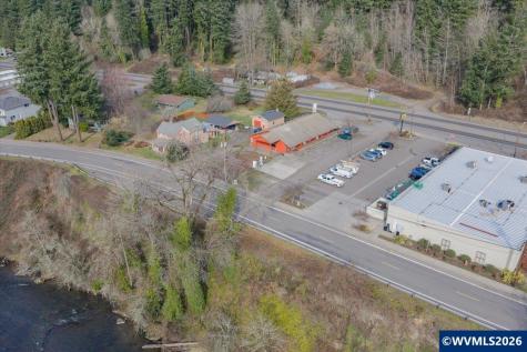 300 NW Santiam Bl Mill City OR 97360