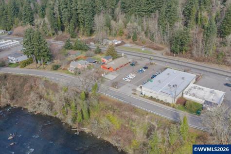 300 NW Santiam Bl Mill City OR 97360