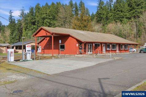 300 NW Santiam Bl Mill City OR 97360