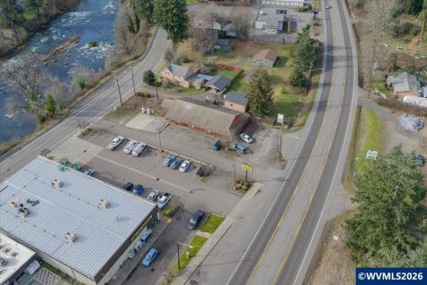 300 NW Santiam Bl Mill City OR 97360
