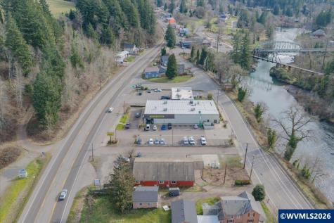 300 NW Santiam Bl Mill City OR 97360