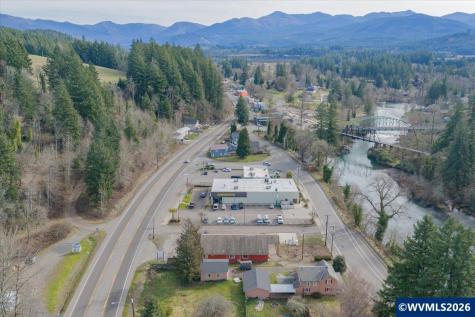 300 NW Santiam Bl Mill City OR 97360