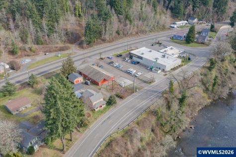 300 NW Santiam Bl Mill City OR 97360