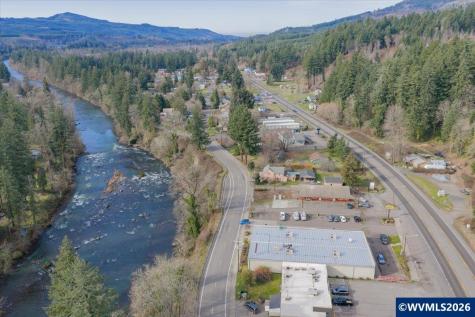 300 NW Santiam Bl Mill City OR 97360