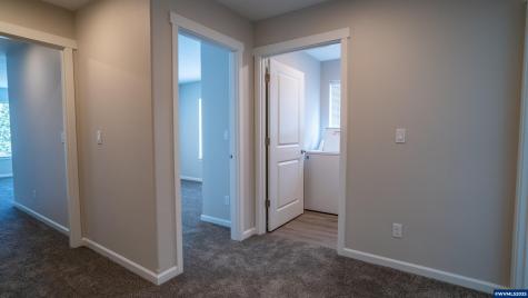 52 & 54 Sand Ridge Court Lebanon OR 97355