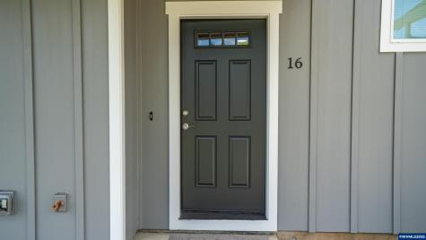 52 & 54 Sand Ridge Court Lebanon OR 97355