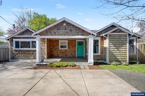 995 985 Garnet Street NE Salem OR 97301
