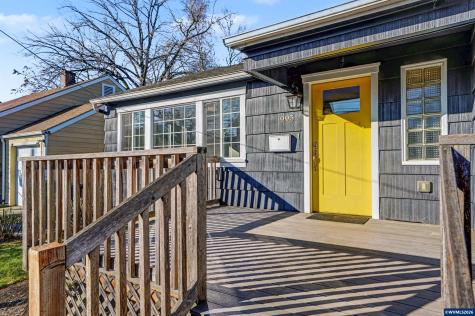 995 985 Garnet Street NE Salem OR 97301