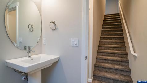 66 & 68 Sand Ridge Court Lebanon OR 97355
