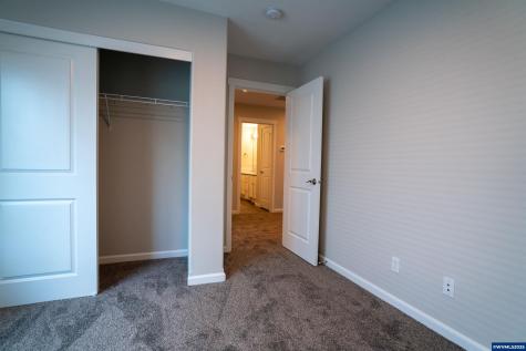 66 & 68 Sand Ridge Court Lebanon OR 97355