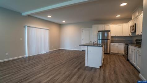 66 & 68 Sand Ridge Court Lebanon OR 97355