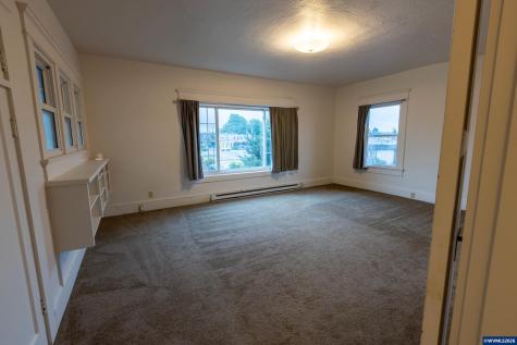 2306 3rd Street Tillamook OR 97141