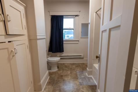 2306 3rd Street Tillamook OR 97141