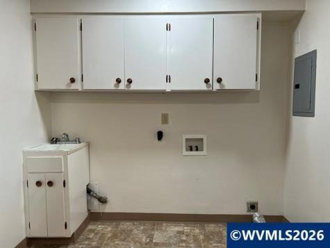 1760 (-1780) Hines Street SE Salem OR 97301