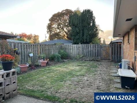 1760 (-1780) Hines Street SE Salem OR 97301