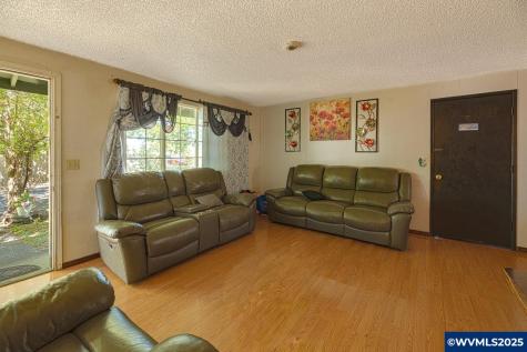 2000 SE Thurston (& 2006) Street Albany OR 97322