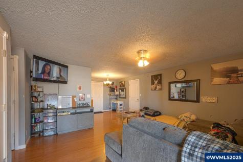 2000 SE Thurston (& 2006) Street Albany OR 97322