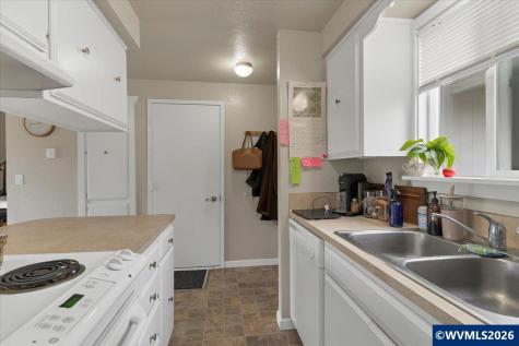 3426 Marion (1,2,3) Street SE Albany OR 97322