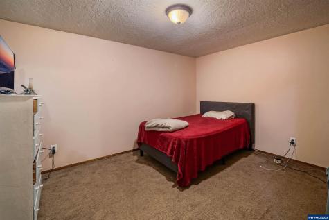 2486-2488 Wintergreen Avenue NW Salem OR 97304