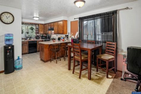 2486-2488 Wintergreen Avenue NW Salem OR 97304