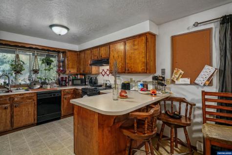 2486-2488 Wintergreen Avenue NW Salem OR 97304